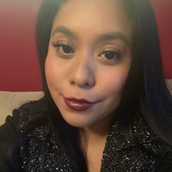 Meet your Posher, Estefani - Picture 2 of 2